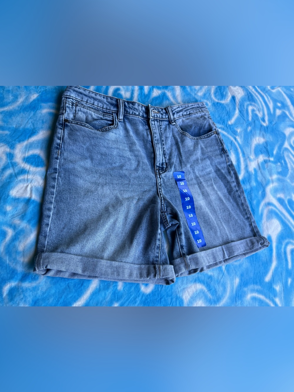 Wrangler Rolled Hem Jean Shorts in Light Blue Denim
